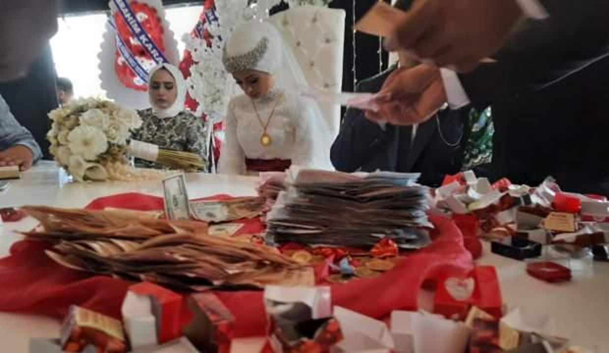 Ağrı'da aşiret düğününe katılan 2 bin kişi 1 milyon değerinde takı taktı!