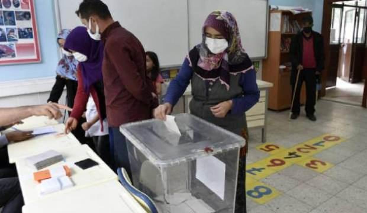 Başka ile bağlanmak için referanduma gittiler