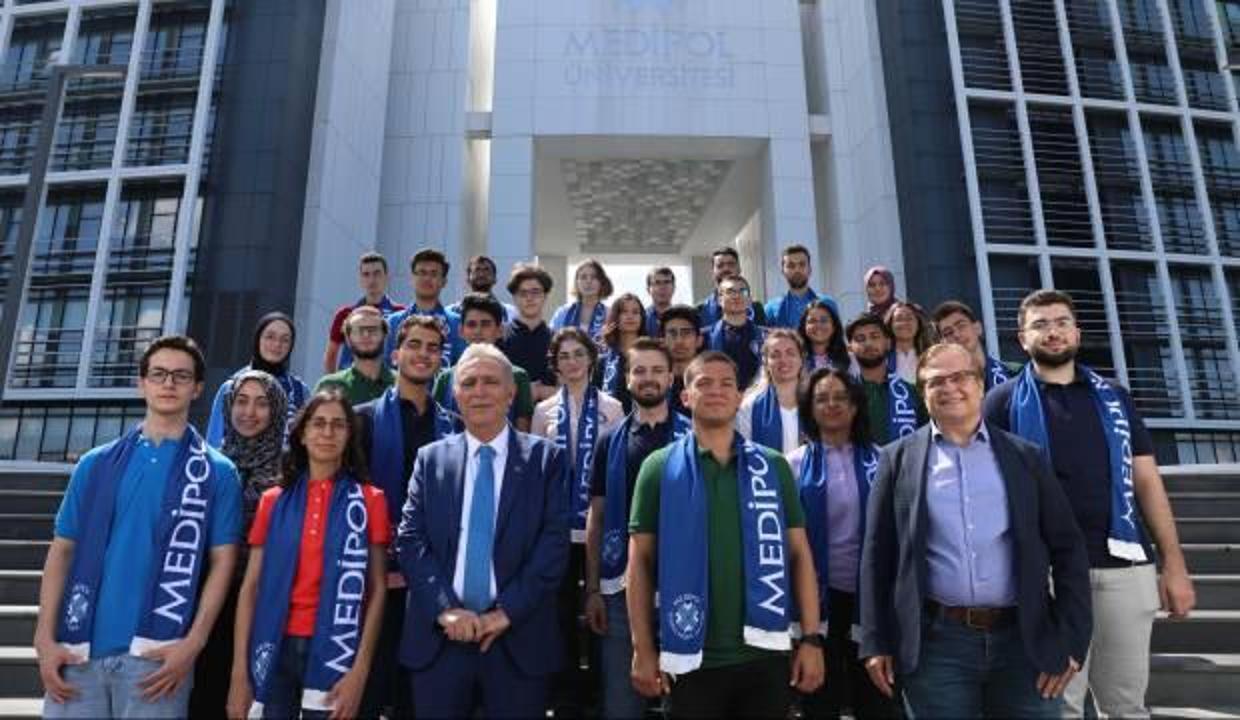 Medipol Üniversitesi YKS şampiyonlarının adresi oldu