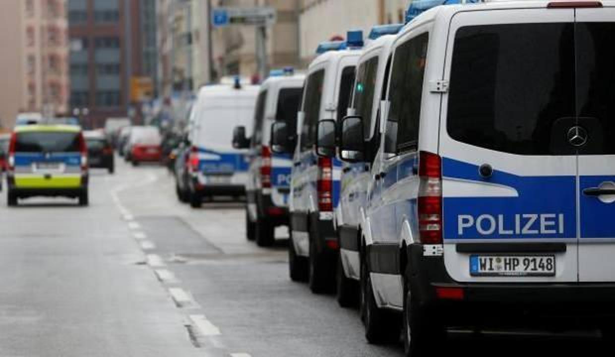 Almanya'da yolsuzluk operasyonu: Bakanlıklara baskın düzenlendi