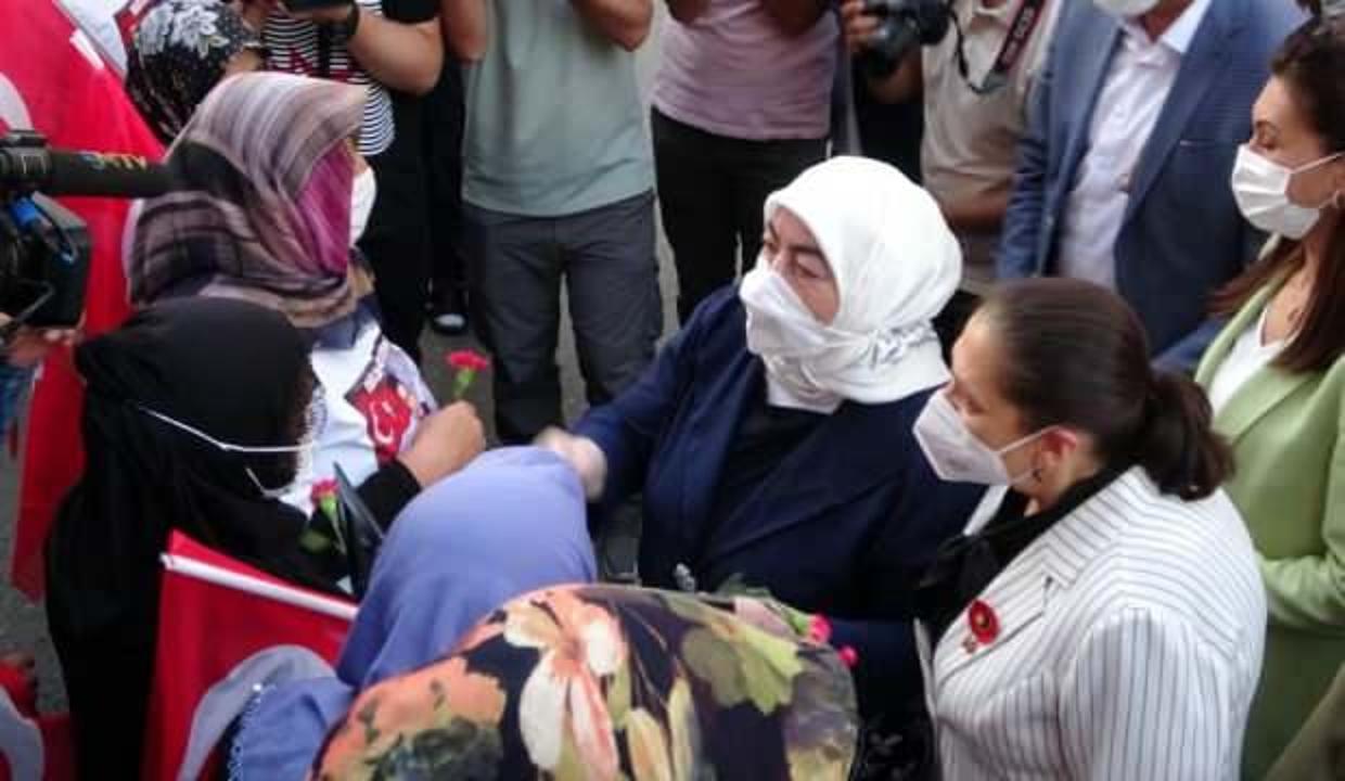 Binali Yıldırım'ın eşi Semiha Yıldırım'dan Diyarbakır Anneleri'ne destek