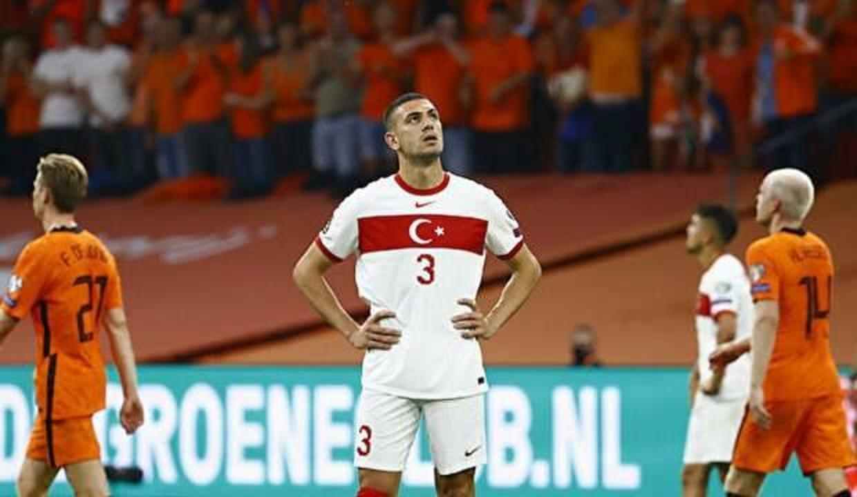 Hollanda karşısındaki oyun taraftarları isyan ettirdi!
