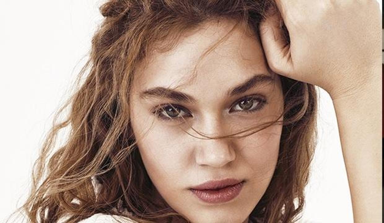 Masumlar Apartmanı Rüya kimdir ve kaç yaşında? Melisa Şenolsun'un kendisi gibi ünlü olan kardeşi kimdir?