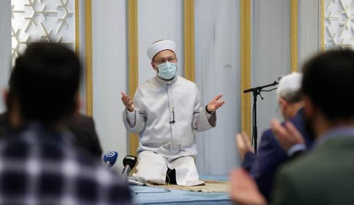 Diyanet İşleri Başkanı Erbaş yabancı öğrencilerle buluştu