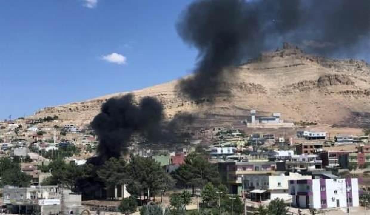 Mardin'de lastikçi yakınında yangın