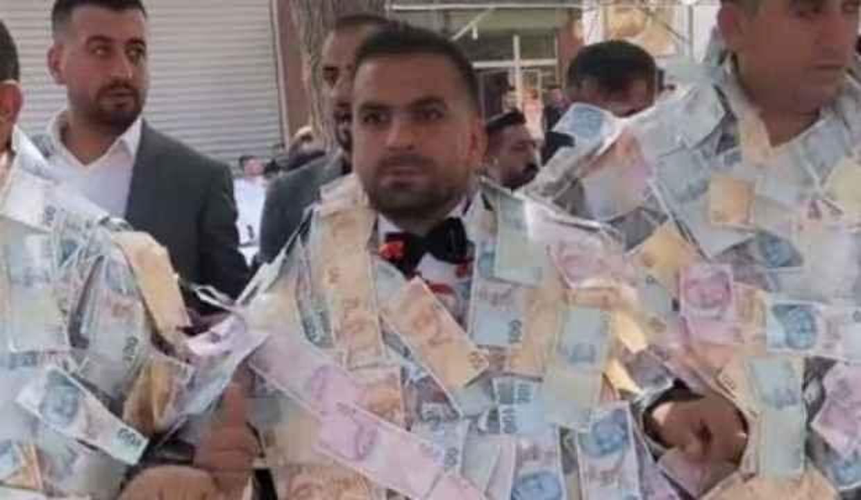 Siirt'te bir düğünde damat paraları taşımakta zorlandı! Arkadaşları yardım etti