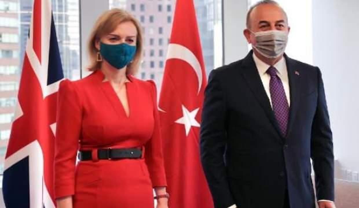 Bakan Çavuşoğu, Liz Truss ile bir araya geldi