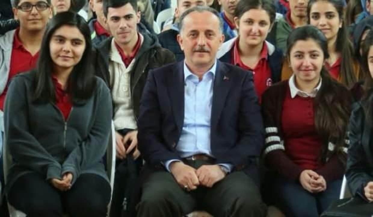 Bağcılar Belediyesi’nden üniversite öğrencilerine eğitim yardımı