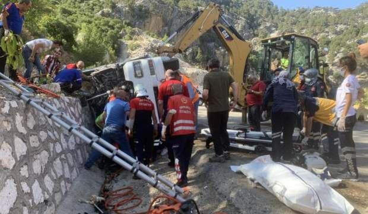 Isparta-Antalya yolunda kaza: 2 ölü