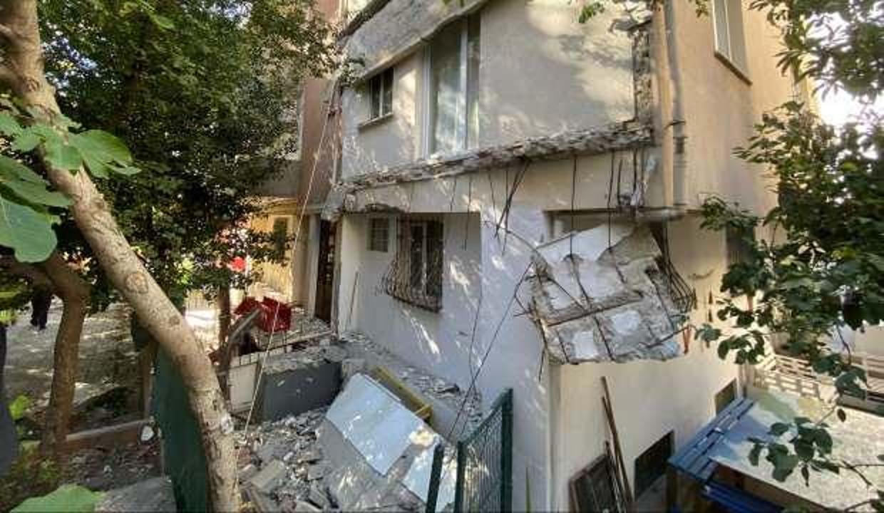 Kadıköy'de 25 yıllık binanın balkonları çöktü