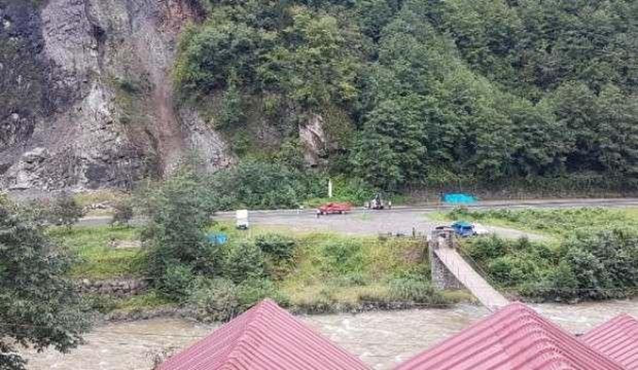 Karadeniz'de sağanak! Trabzon'da ırmak taştı, Rize'de heyelan meydana geldi