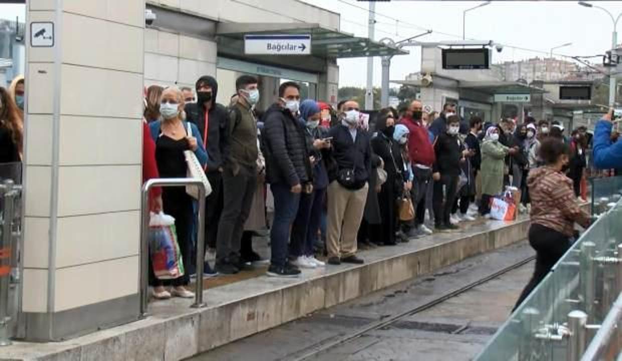 İstanbul'da iş çıkışı toplu taşıma araçlarında yoğunluk