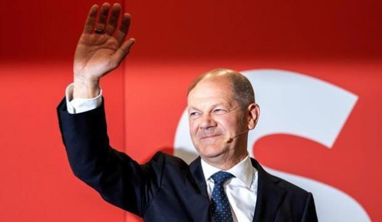 Almanya'daki seçimde ipi göğüsleyen Scholz, Alman siyasetinde nasıl yükseldi?