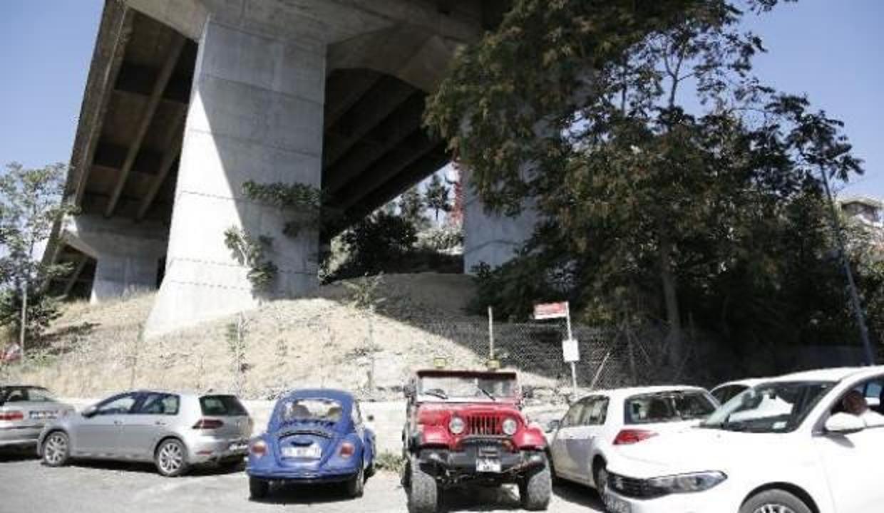 Ortaköy Viyadüğü'nden düşen parçalar tehlike saçıyor