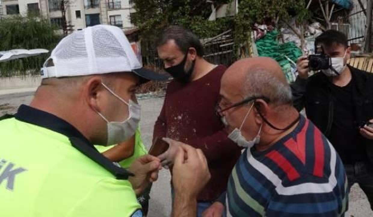 Polis müdüründen sürücüye: Cezanı ben öderim, yeter ki size bir şey olmasın