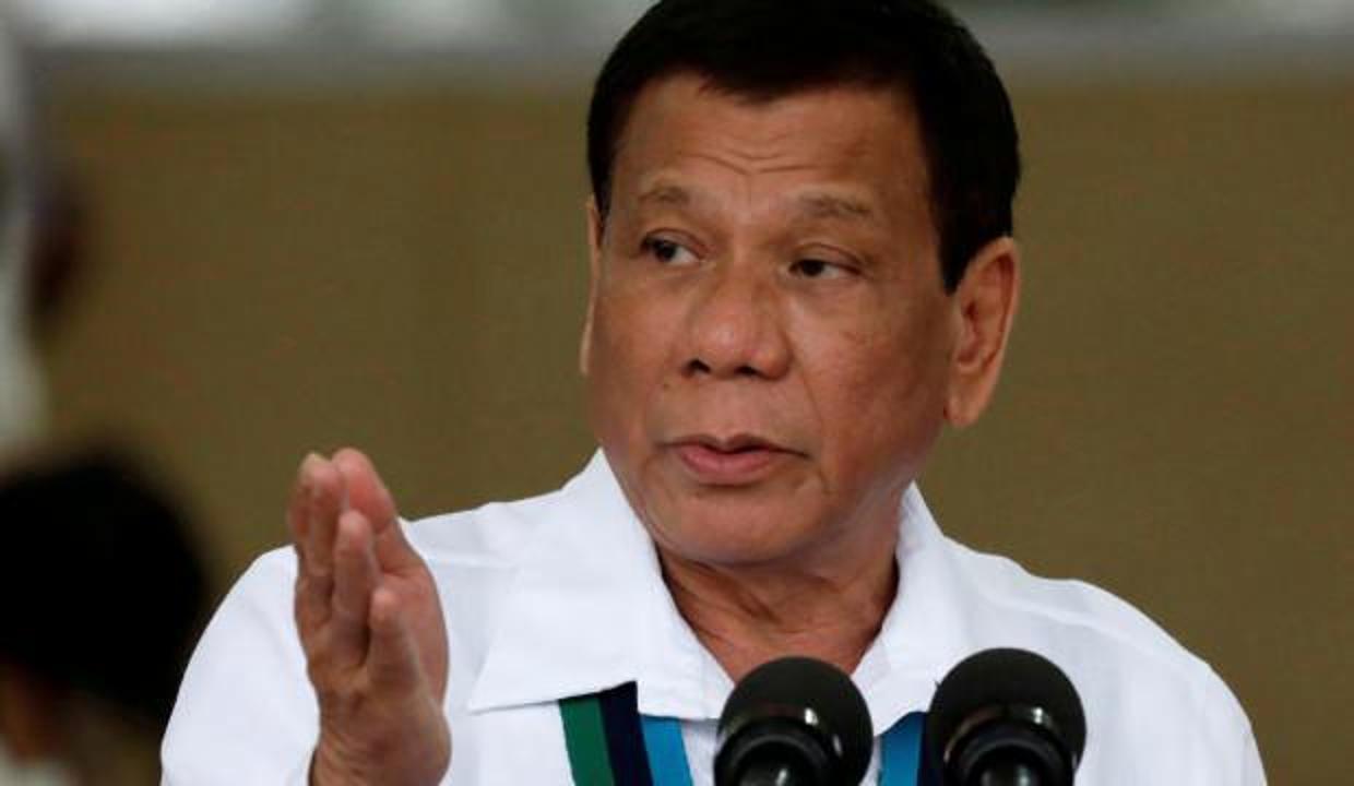 Rodrigo Duterte siyaseti bıraktığını açıkladı