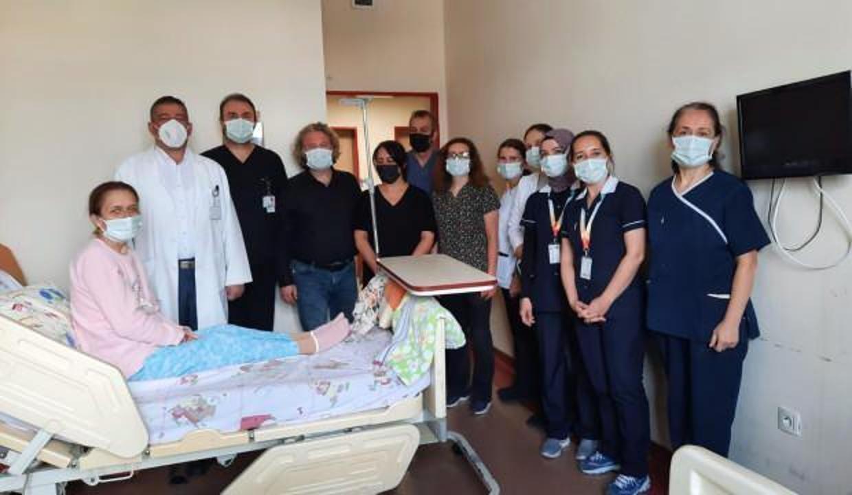 3 yıldır karnındaki şişliği önemsemedi! 8 kilogramlık kitle çıkarıldı