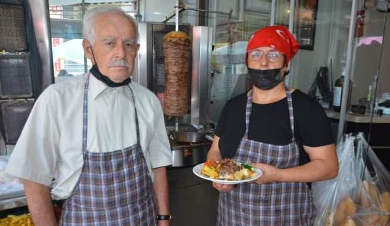 Çocuk yaşta babasından öğrendiği mesleği 38 yıldır sürdürüyor