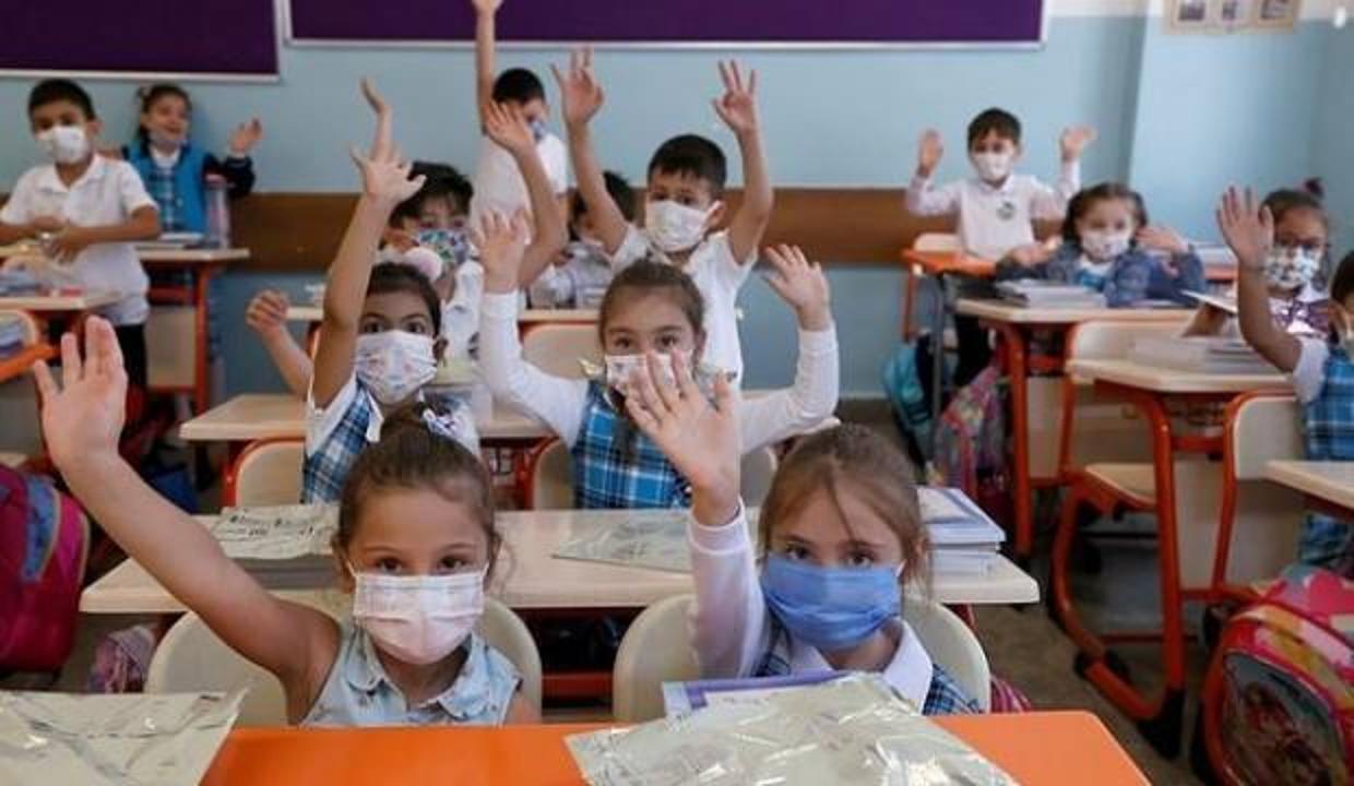 Okullar açıldı talep arttı! Maske fiyatlarına zam geldi