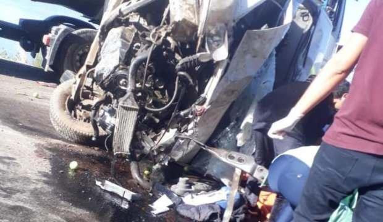 Isparta’da minibüs ile kamyonet çarpıştı: 1 ölü, 6 yaralı