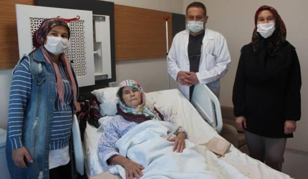 3 aydır yürüyemeyen 62 yaşındaki kadın şifayı Manisa'da buldu