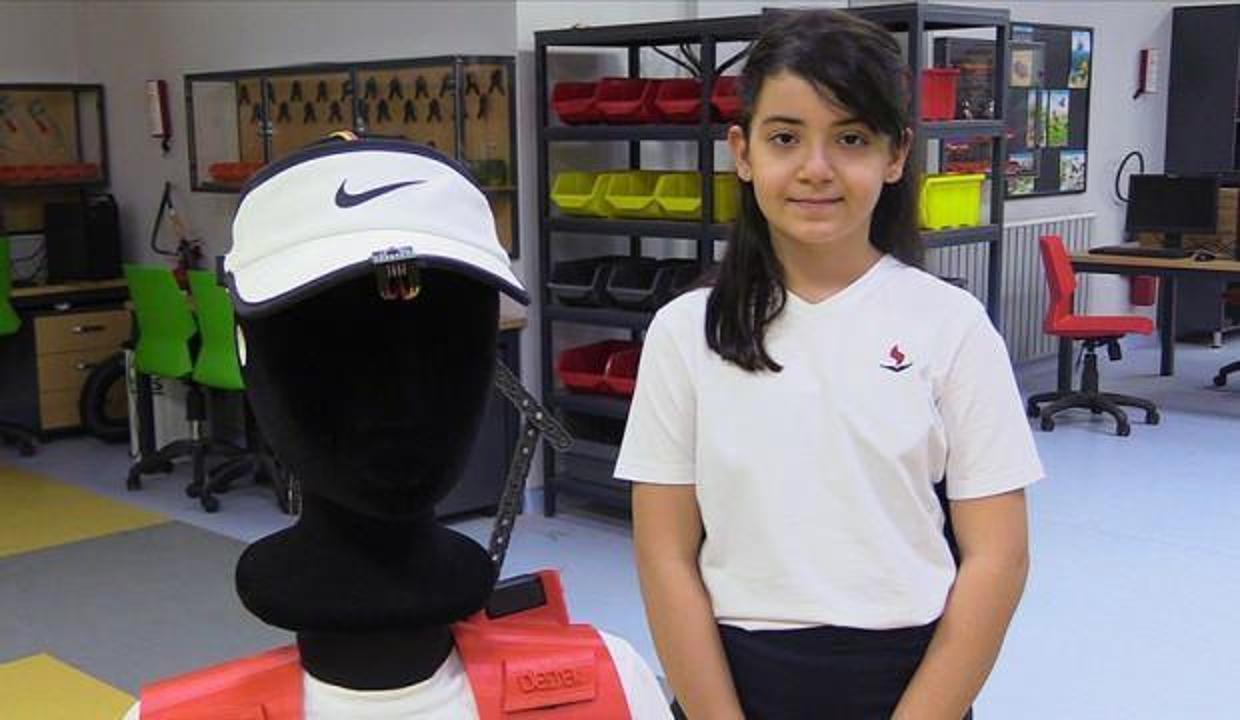 9 yaşındaki Ela, ALS hastaları için yaşam destek aparatı tasarladı
