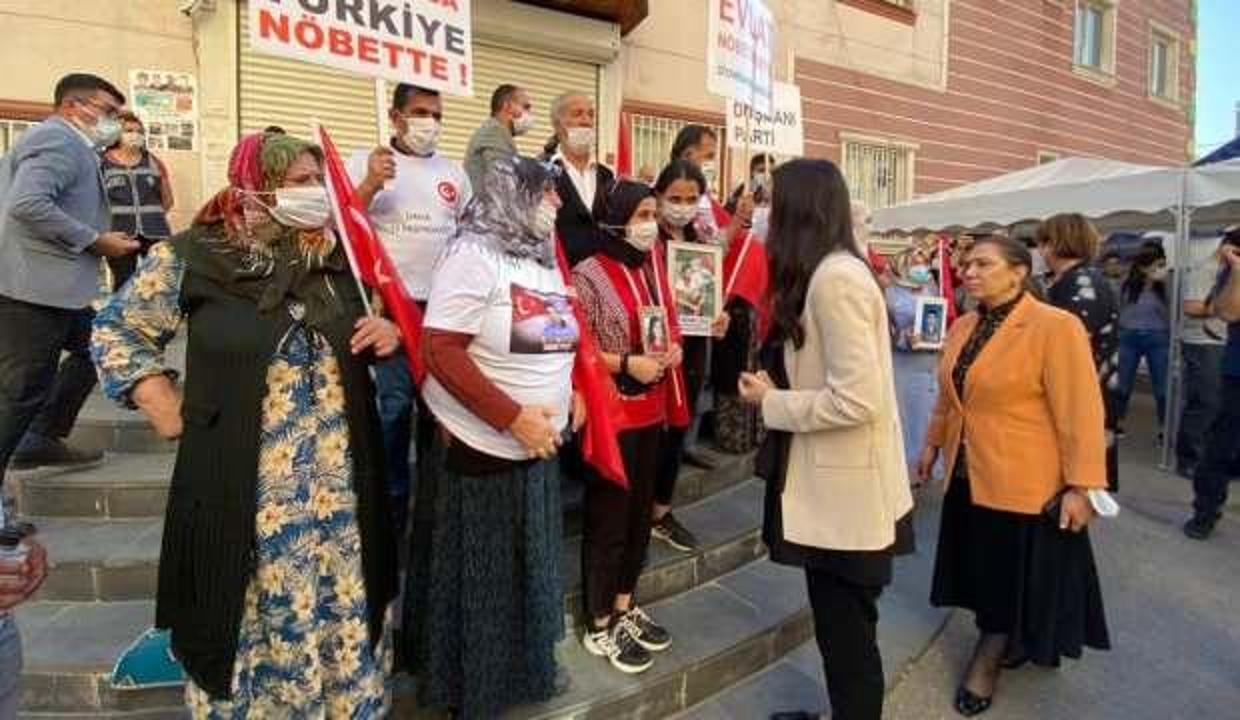 AK Parti’den evlat nöbetindeki ailelere ziyaret