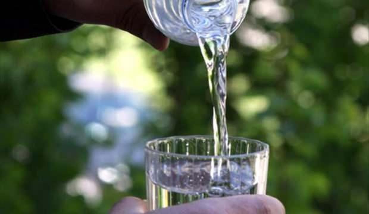 Akhisar'da su yerine parfüm içen kişi hayatını kaybetti
