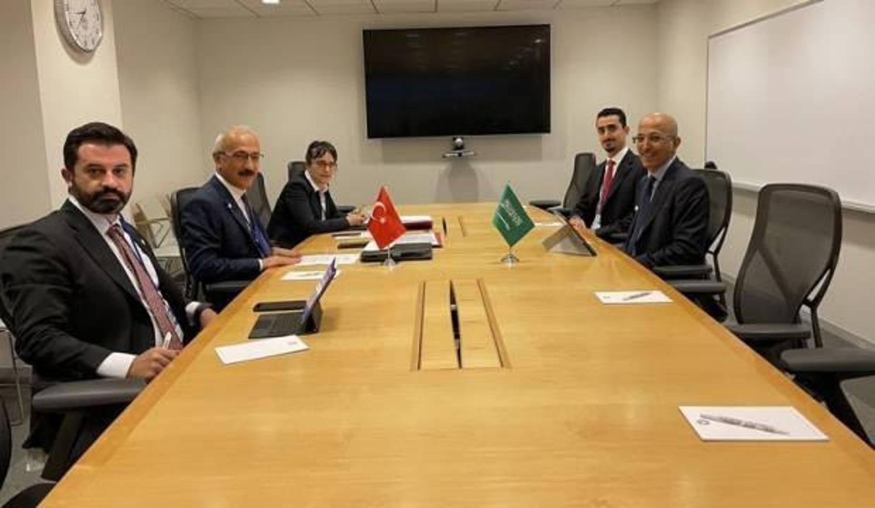 Bakan Elvan Suudi Arabistanlı mevkidaşıyla görüştü