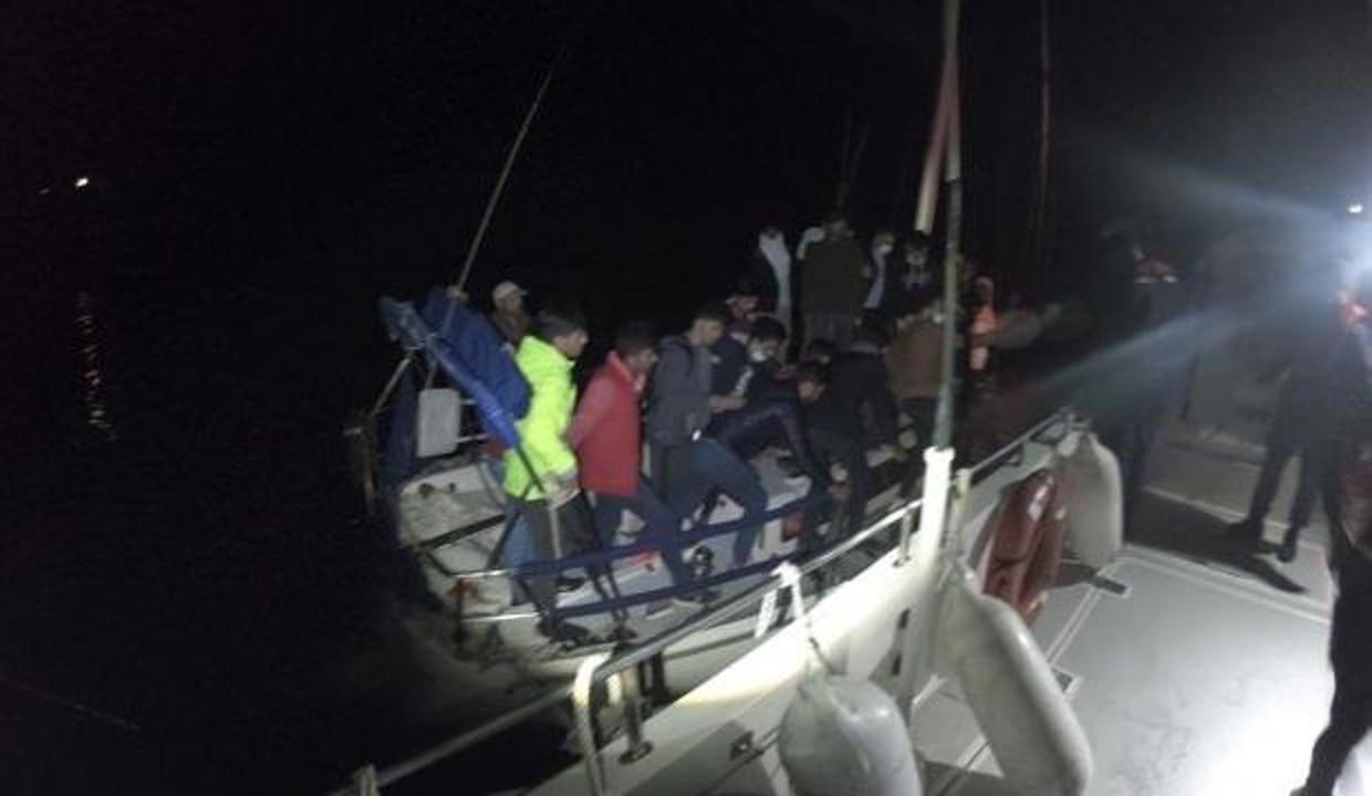 Ege'de Türk kara sularına itilan 213 düzensiz göçmen kurtarıldı 