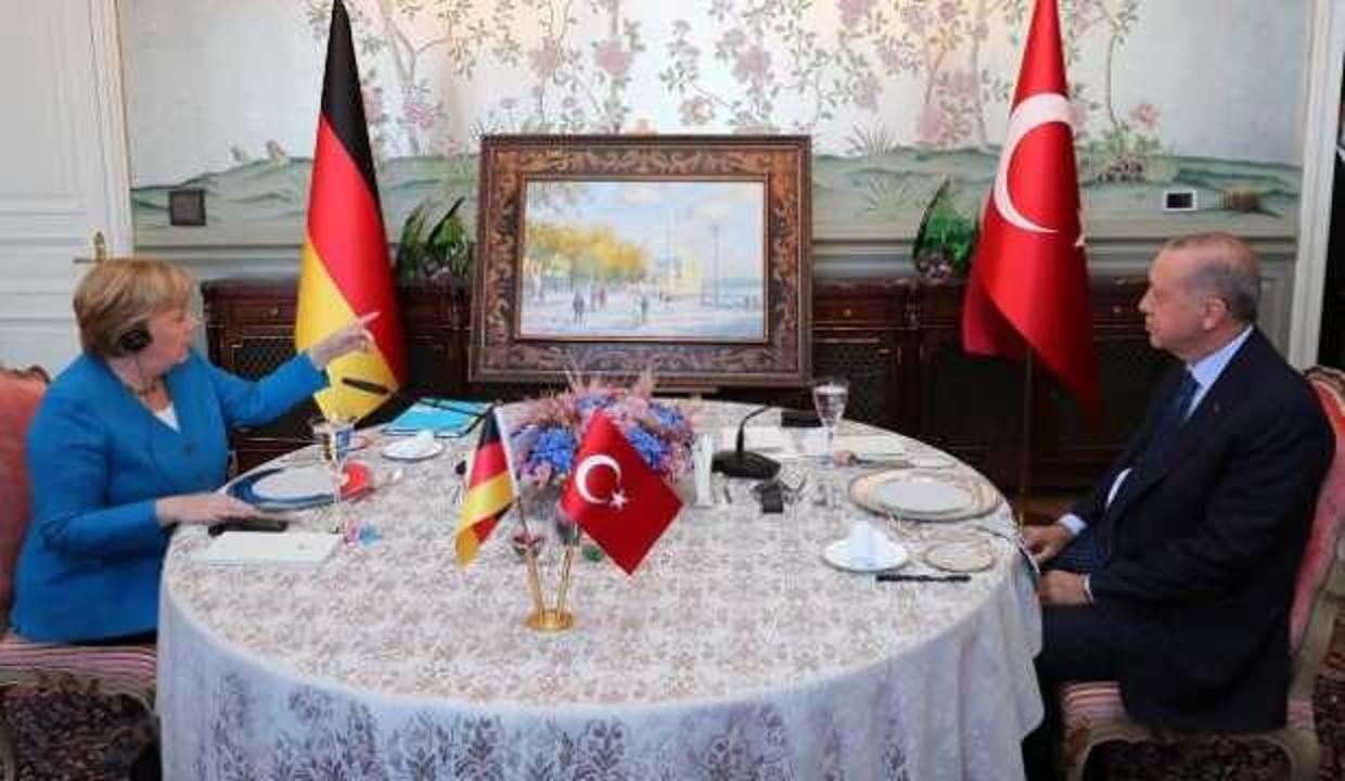 Erdoğan'dan Merkel'e Ortaköy tablosu