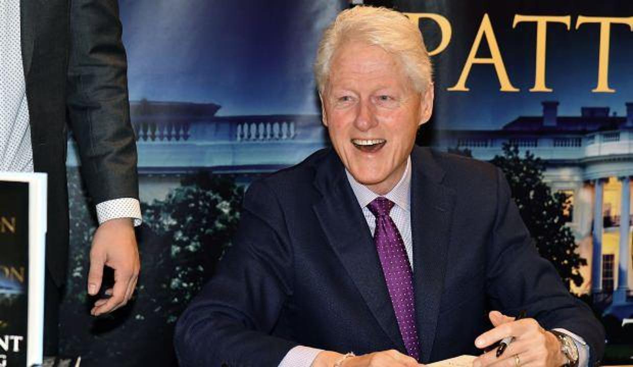Eski ABD Başkanı Clinton, bir gece daha hastanede kalacak