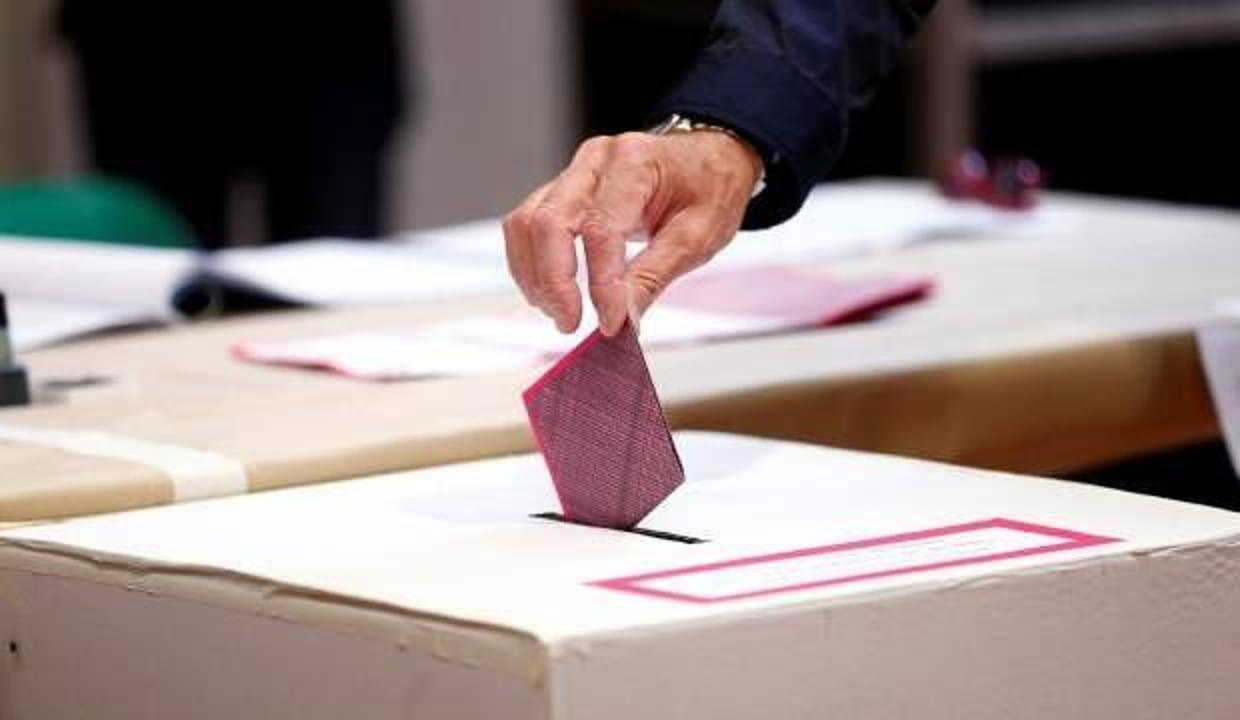 İtalya'da kısmi yerel seçimin 2'nci turu yapılıyor