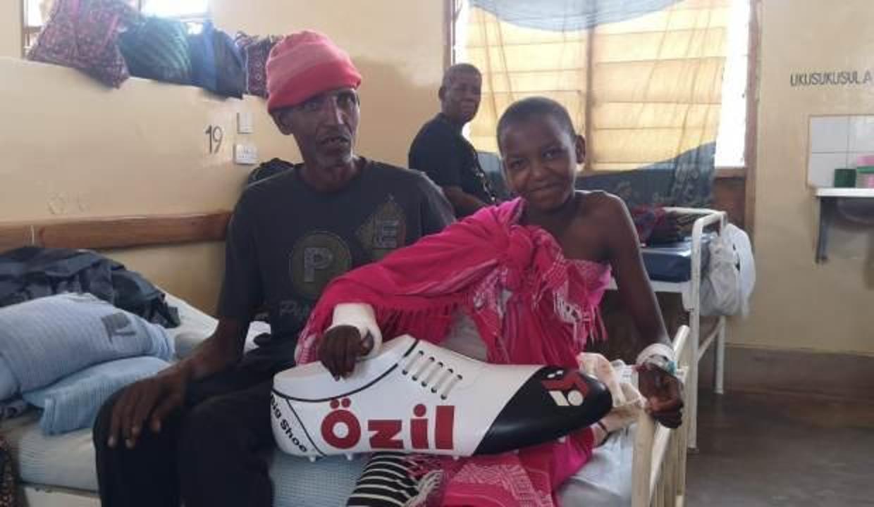Mesut Özil'den Afrika'daki çocuklara sağlık desteği