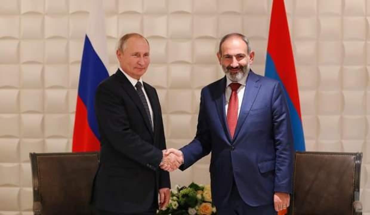 Putin ve Paşinyan, Moskova'da Karabağ'ı konuştu