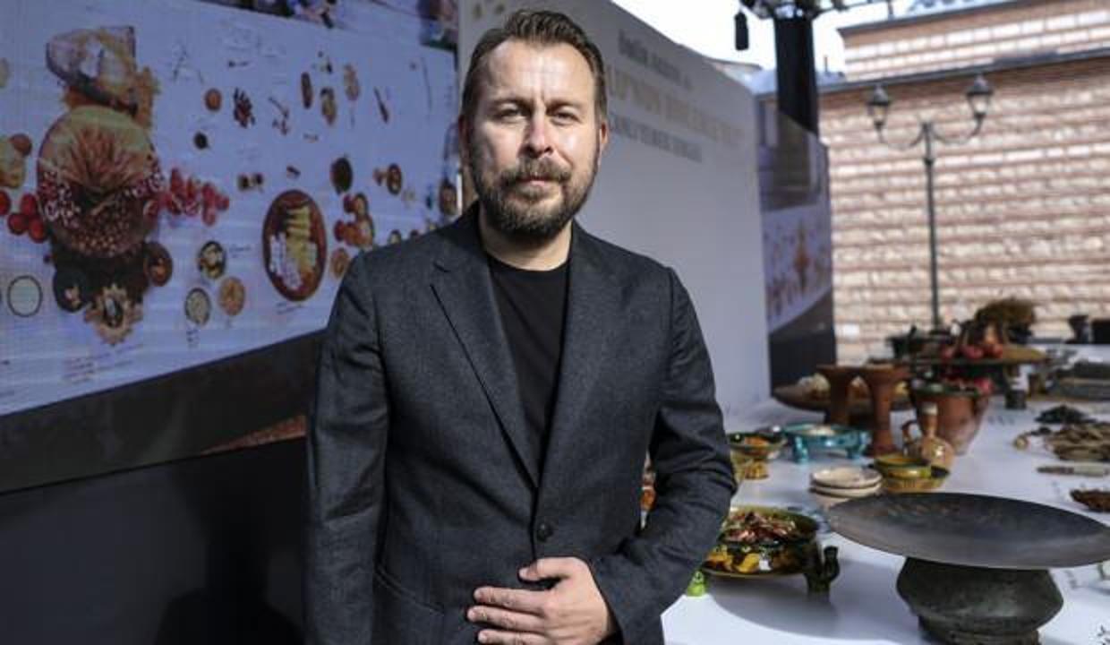 Üsküdar Belediyesi ünlü şef Ömür Akkor ile Anadolu'nun yemek kültürünü yaşatıyor