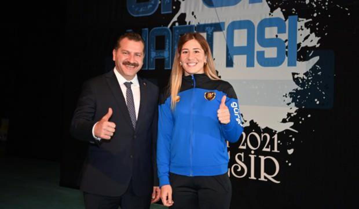 Yasemin Adar Büyükşehir Belediyespor’da