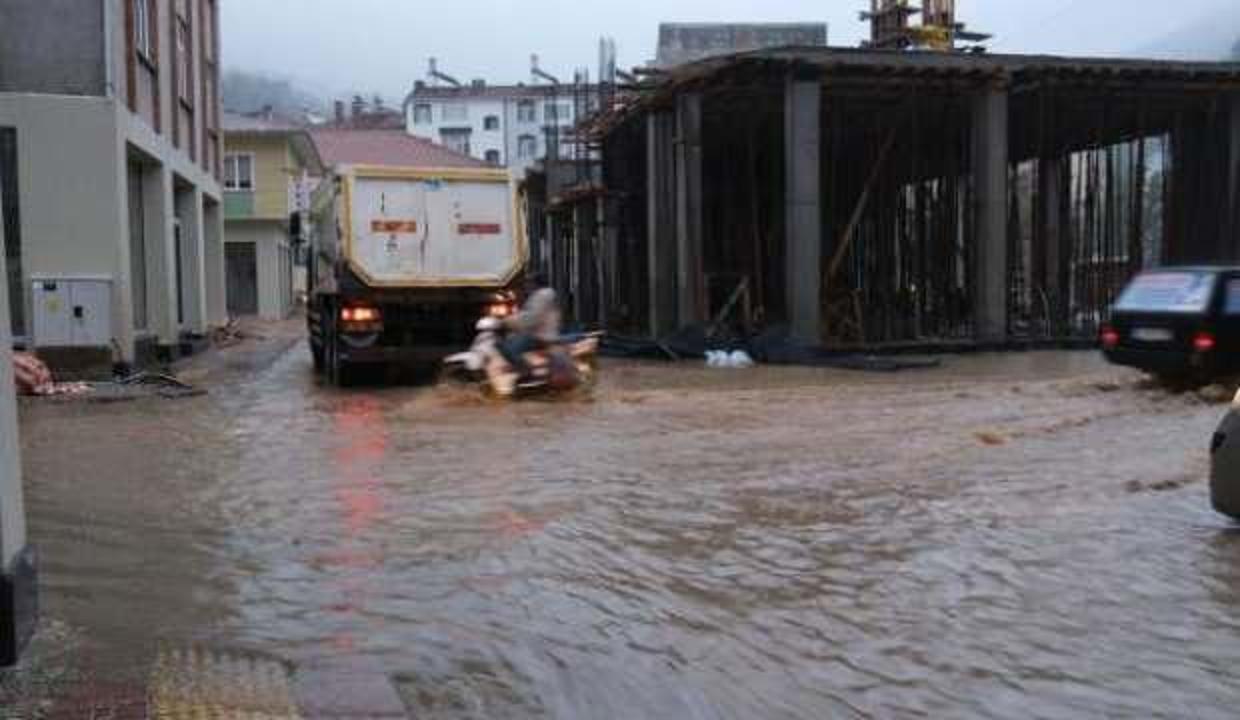 Bozkurt sokakları yeniden sular altında