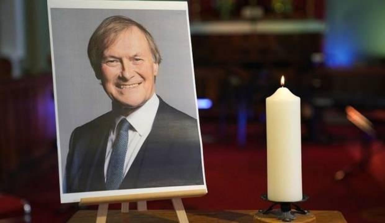 İngiltere'de öldürülen milletvekili David Amess için tören