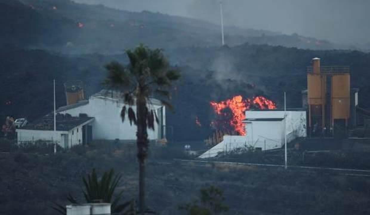 La Palma'da lavlar 2 binden fazla binayı kül etti