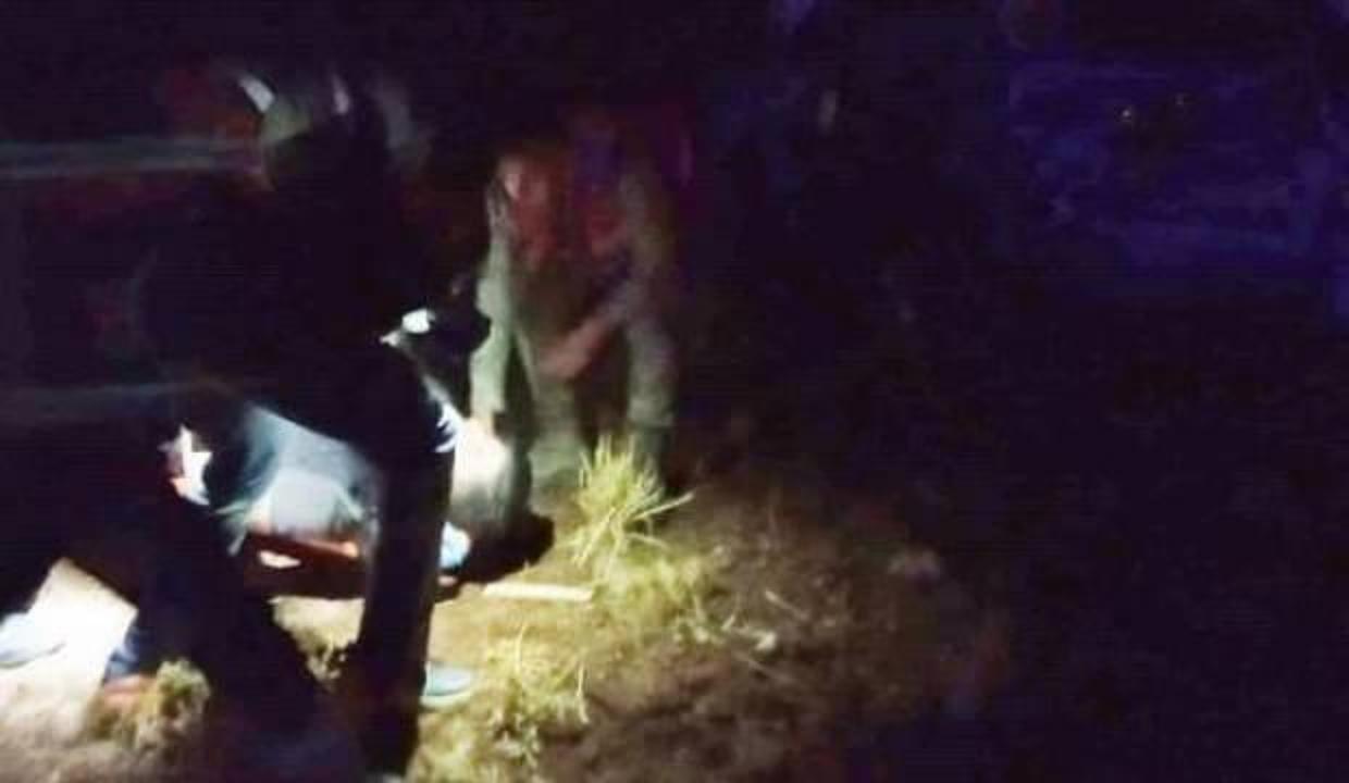 Mardin'de otomobil şarampole yuvarlandı: 3 yaralı