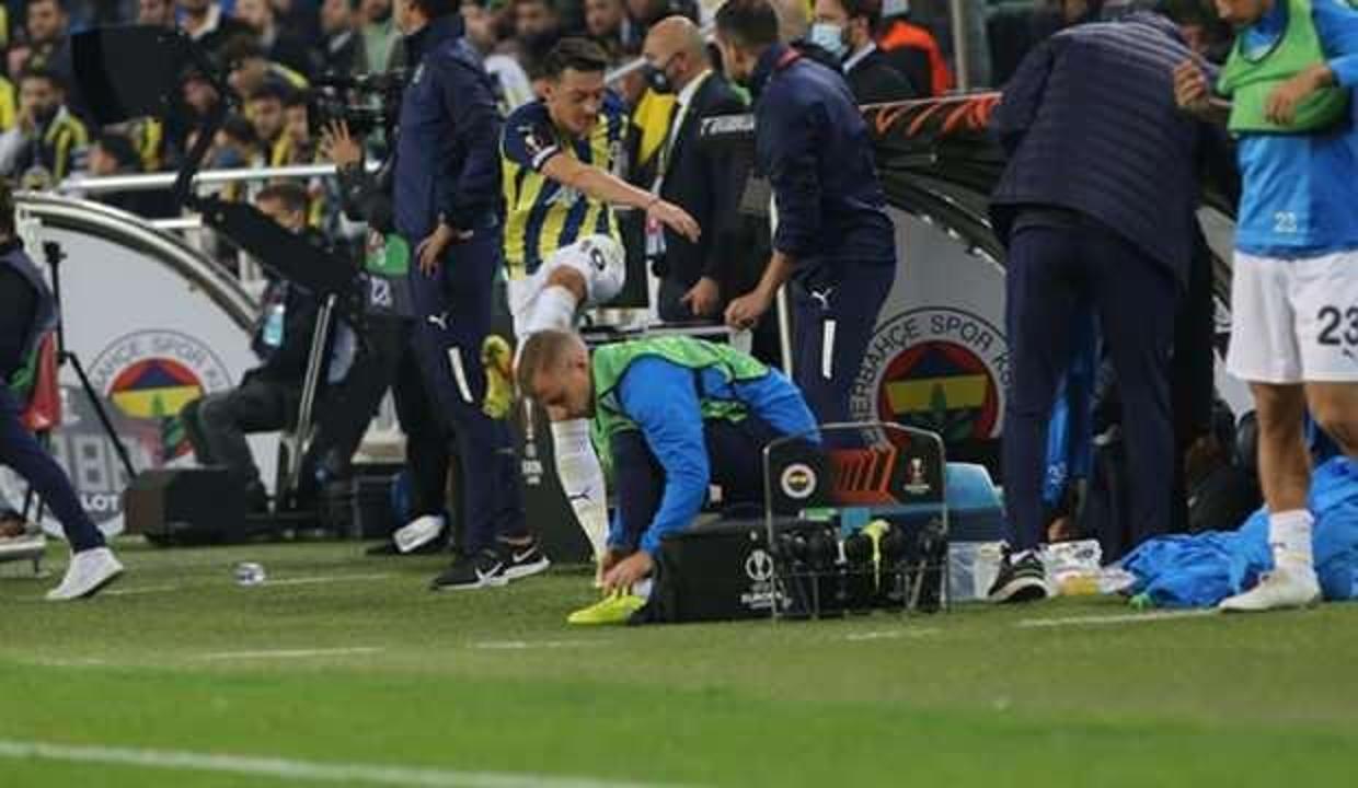 Mesut Özil oyundan alınınca çılgına döndü! Şok tepki