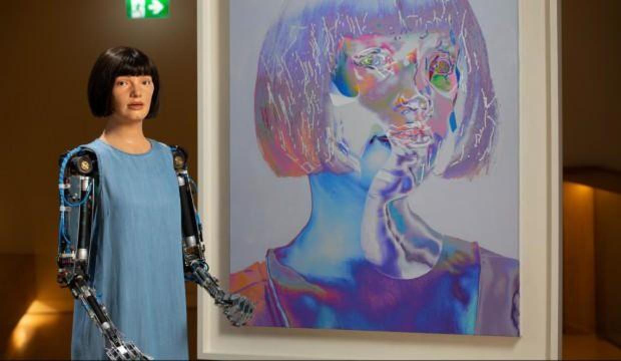 Mısır, robot ressam Ai-Da'yı gözaltına aldı! Gözlerini oymak istediler