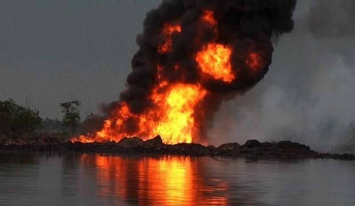 Nijerya'da yasa dışı petrol rafinerisinde patlama