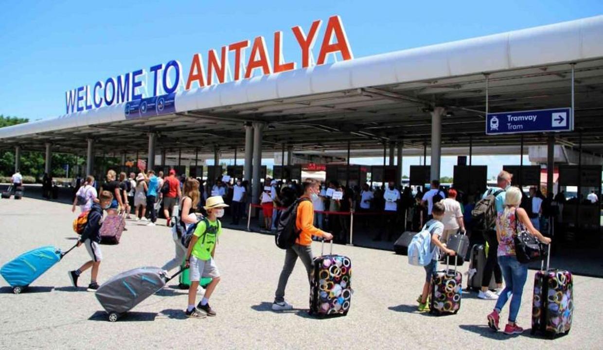 Ruslar kışın da Türkiye'de tatil yapacak!