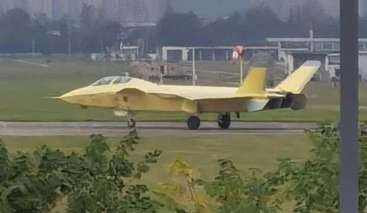 Çin'den devrim: Dünyada ilk kez çift kişilik 5'inci nesil savaş uçağı geliştirildi