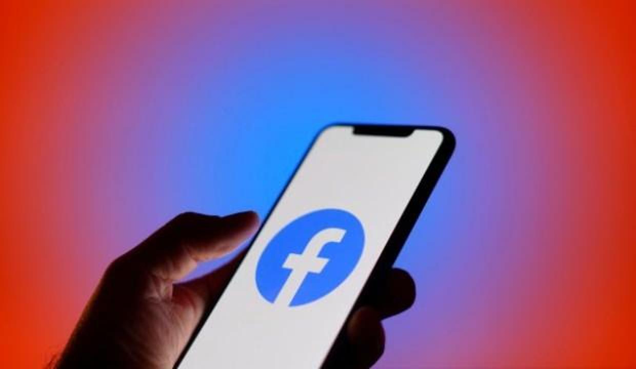 iPhone kullanıcıları dikkat! Facebook konum verilerini topluyor