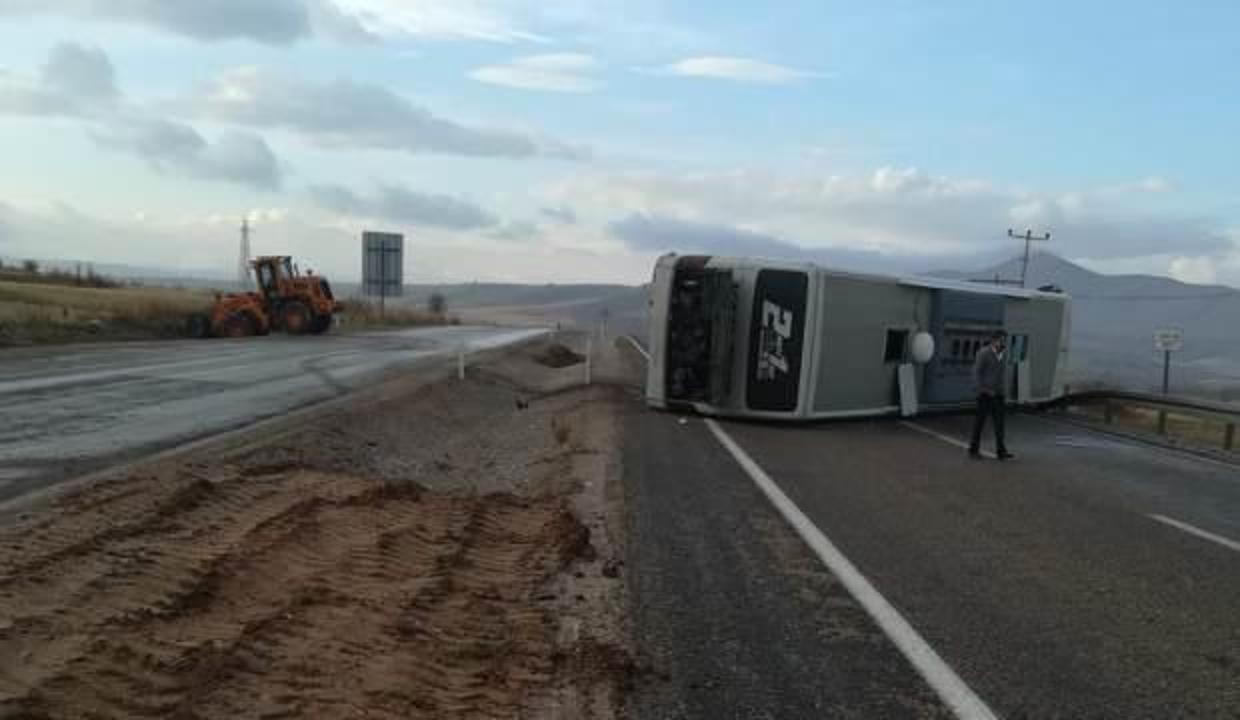 kayseri de yolcu otobusu devrildi cok sayida yarali var guncel haberleri