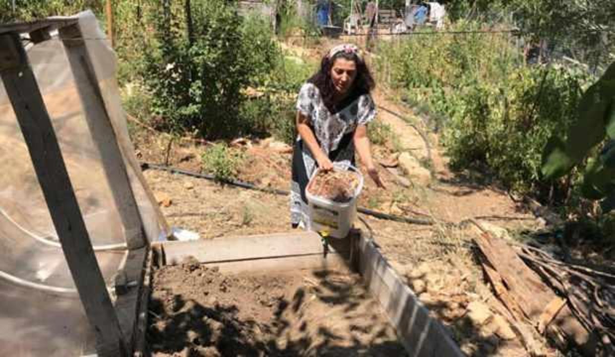 Bu iş için yöneticiliği bıraktı! Gıda ve evsel atıklardan yapıyor