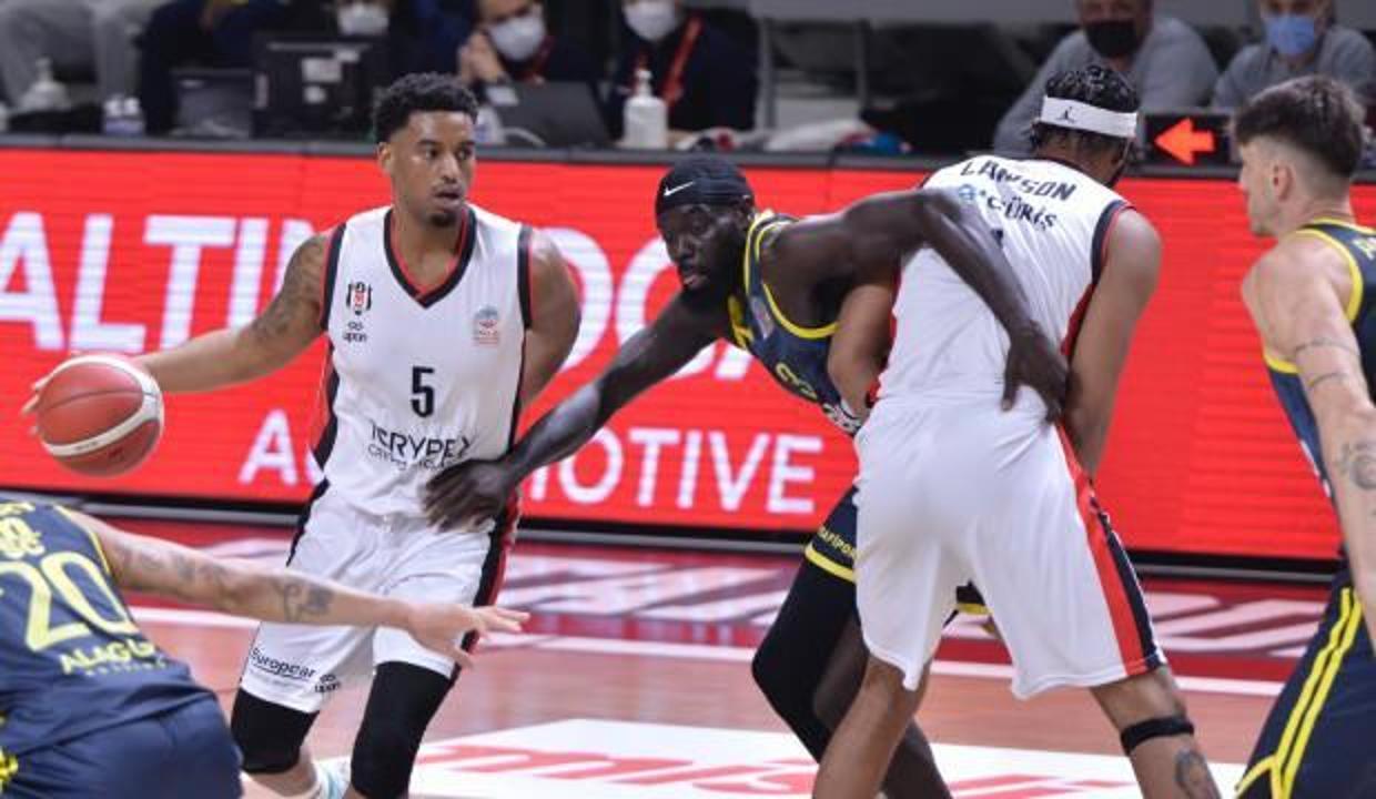 Fenerbahçe derbide Beşiktaş'ı devirdi!